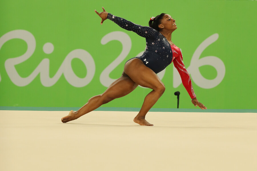 Simone Biles es una gimnasta que también ha padecido la discriminación.