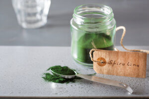 ¿Cómo ayuda la espirulina a aumentar la masa muscular?