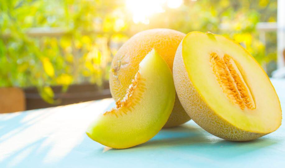 El melon es una de las frutas para consumir en verano.
