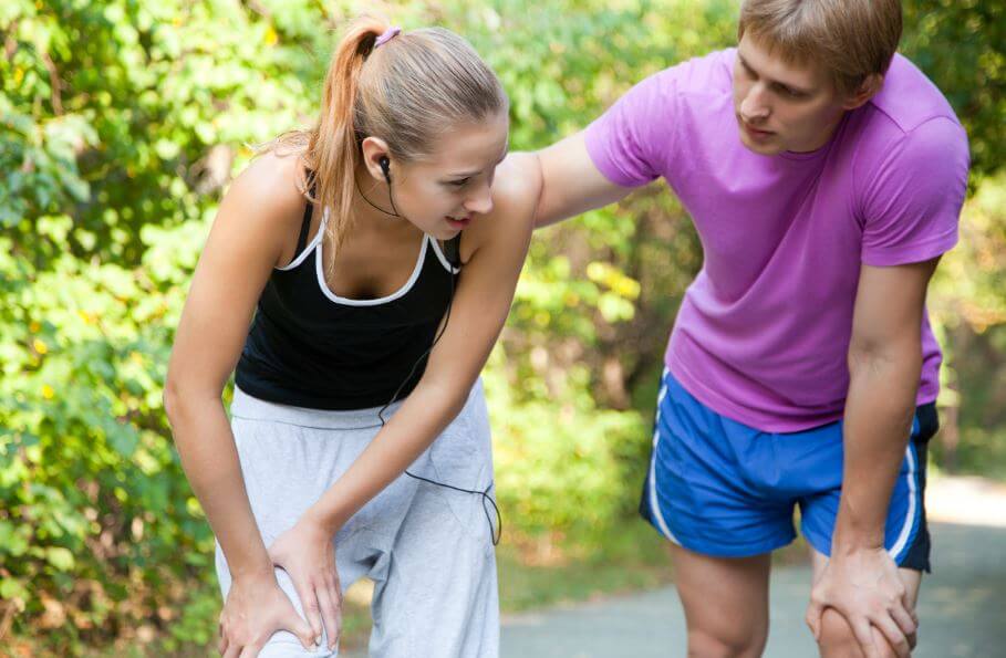 Joven padece de rotura muscular ante la realización de ejercicio.