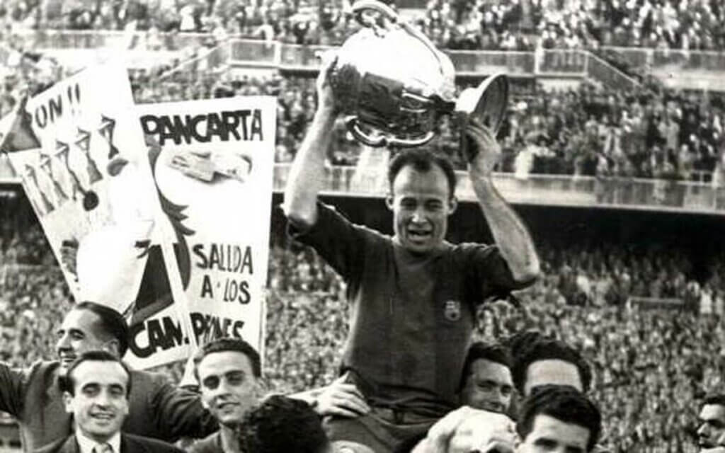 Cesar Rodríguez, campeón con el Barcelona.