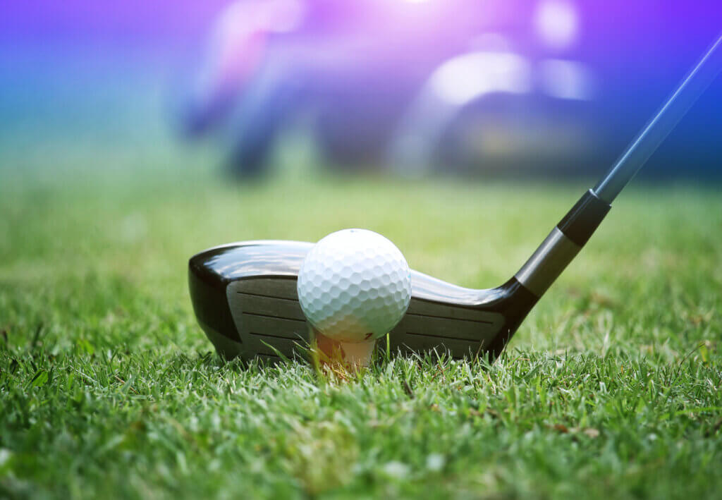 Hay palos de golf que se usan específicamente para salir del tee.