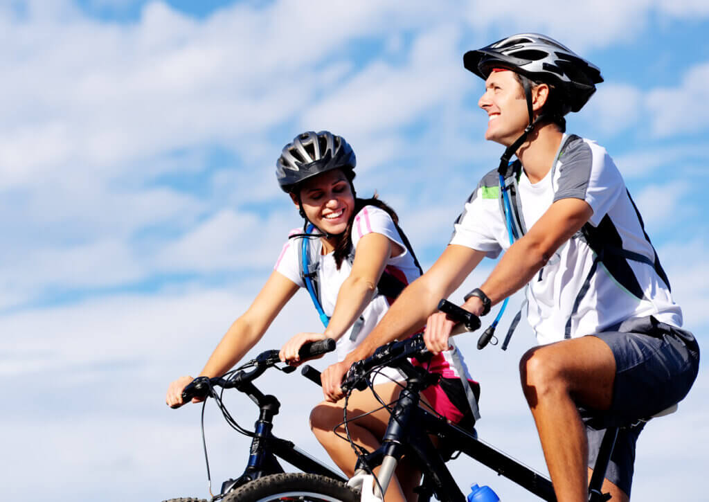 Saber cuántas calorías se queman al montar bicicleta permite planificar mejores entrenamientos.