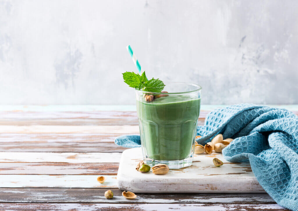 Licuado de pistacho y espirulina.