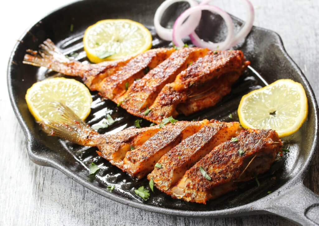 El pescado a la plancha se puede consumir dentro de la dieta scardale.
