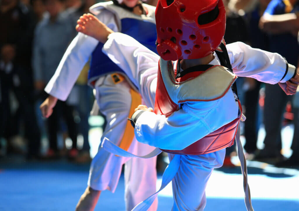 Es posible transmitir valores importantes a través del taekwondo en niños.