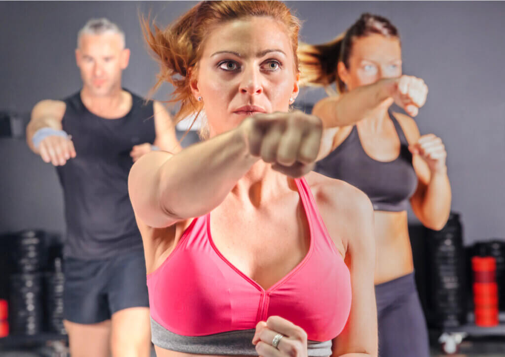 Los beneficios del body combat para la salud son muy variados.