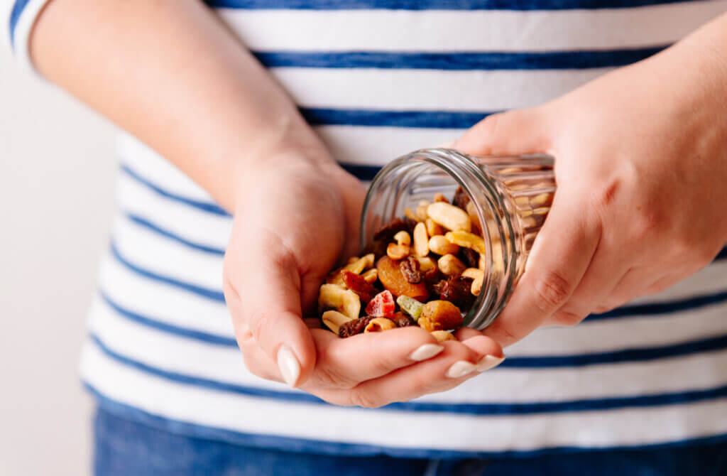 Los frutos secos están entre los alimentos que aumentan las defensas.