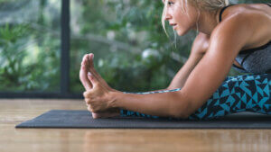 6 beneficios de hacer ejercicio descalzo