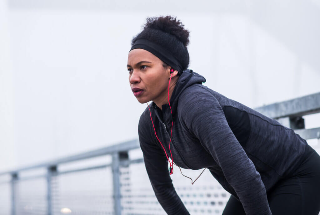 Encontrar la forma correcta de respirar al correr es sumamente importante.