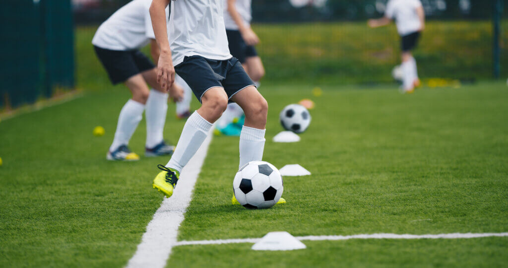 Entrenamiento de fútbol infantil.