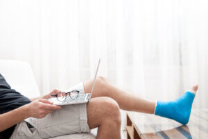 Esguince de tobillo: ¿inmovilizar o no?