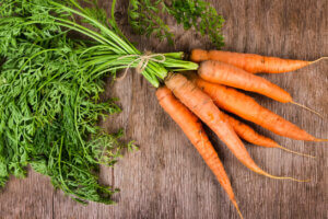 Descubre si estos 3 mitos de la zanahoria son reales