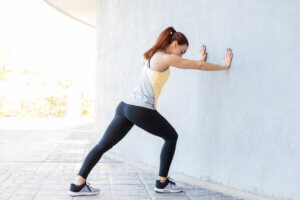 Wall Press: la rutina efectiva para fortalecer glúteos