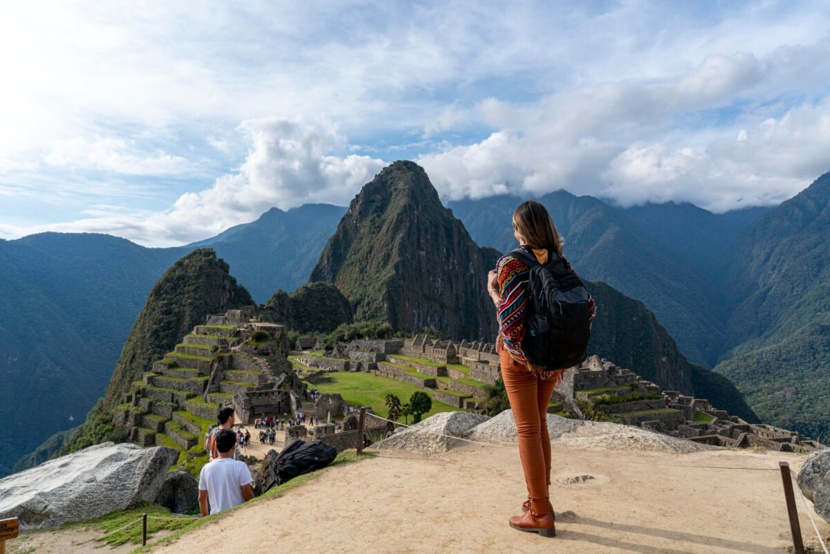 Vista de Machu Picchu, destino turístico y lugar ideal para practicar hiking. 