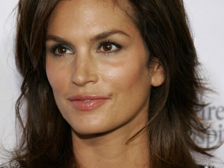 Ejercicios para un abdomen como el de Cindy Crawford a los 50 años