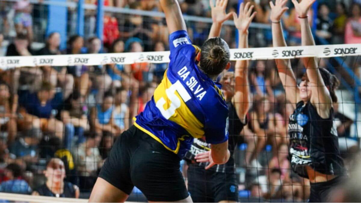 Bloqueo en voleibol.