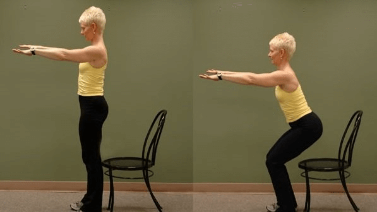 levantarse de la silla es uno de los ejercicios para fortalecer las rodillas